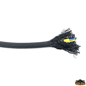 Zaščitna pletenica za kabel na pomolu modre barve