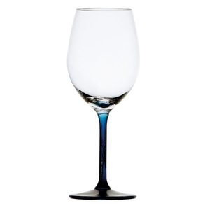 Čaša na stalku za vino