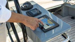 Chartplotter Raymarine Axiom+ 7 RV, sonda RV-100 RealVision 3D